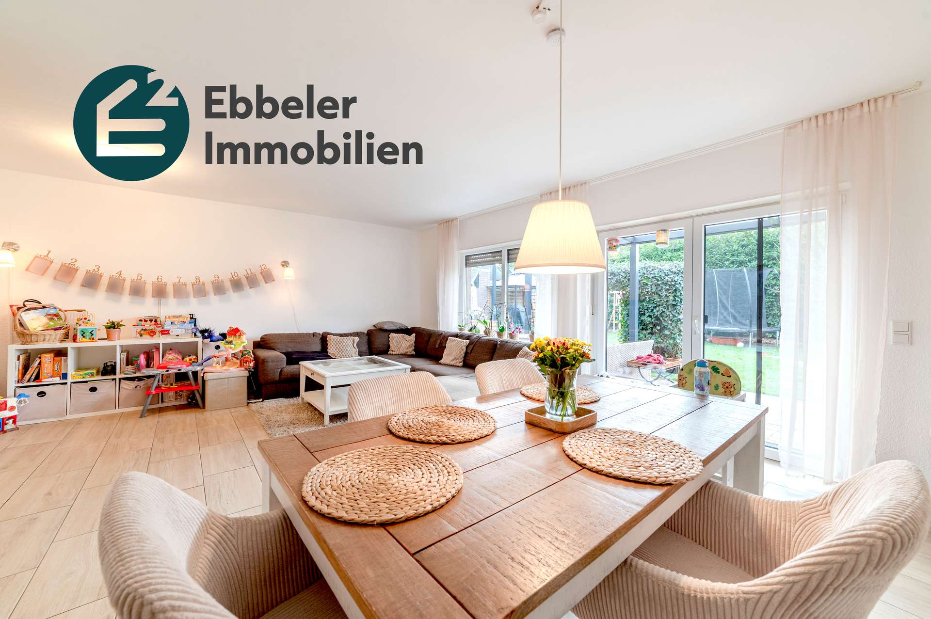 Komfortable Doppelhaushälfte mit Garten und Garage: 131 m² auf 3 Etagen